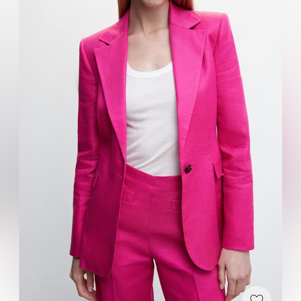 100% linen, super stylish size, medium, new with tag Fuchia blazer